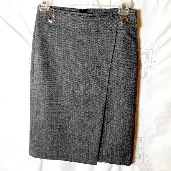 H&M - Black and White Herringbone Midi Skirt - Size 2 - NWOT - Picture 1 of 8